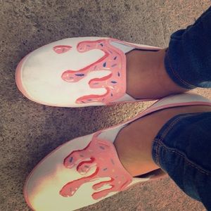 Handmade White Keds Ice Cream Paint